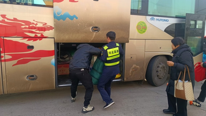 12.19寒风中的暖心守护